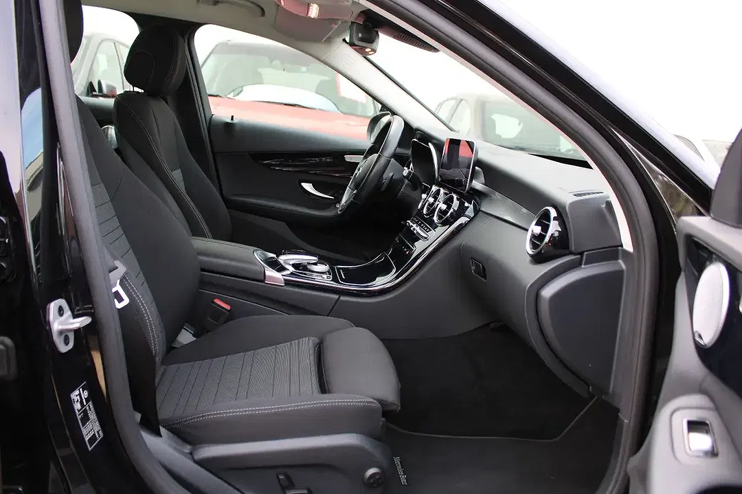 Mercedes-Benz C 300 - Thumbnail 13