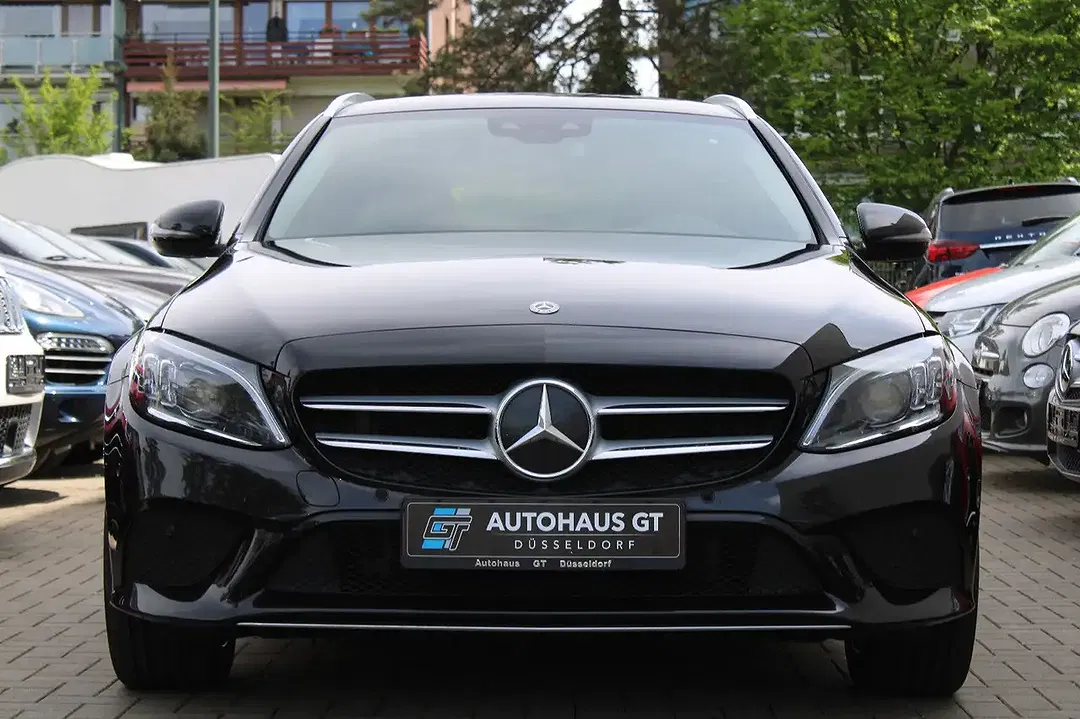 Mercedes-Benz C 300 - Thumbnail 9