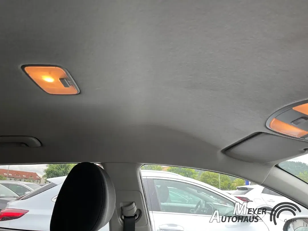 Kia Stonic - Thumbnail 12