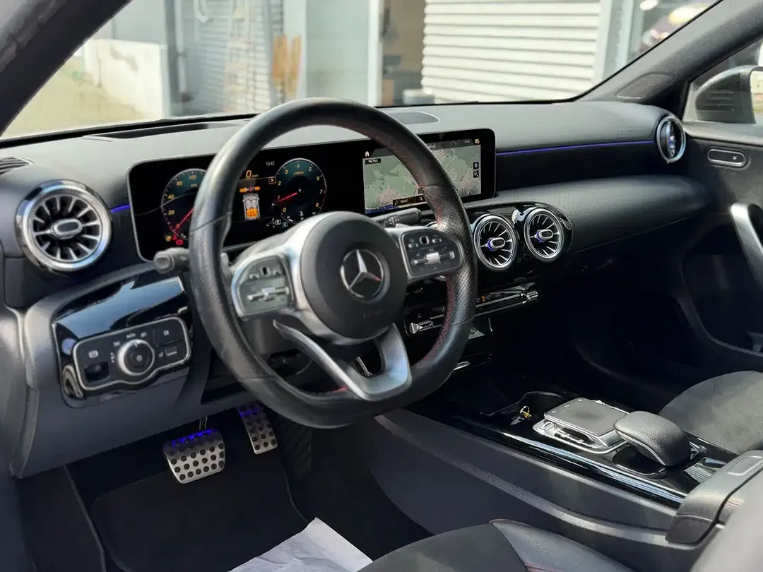 Mercedes-Benz A 200 - Thumbnail 9