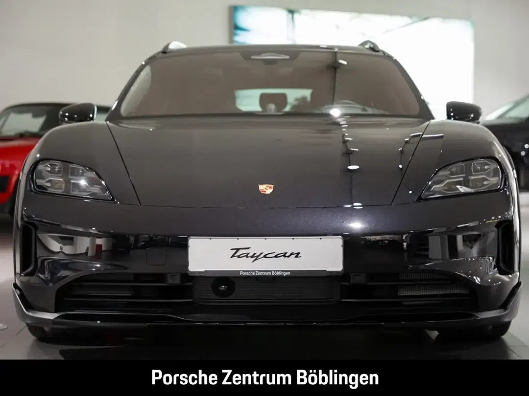 Porsche Taycan - Thumbnail 10