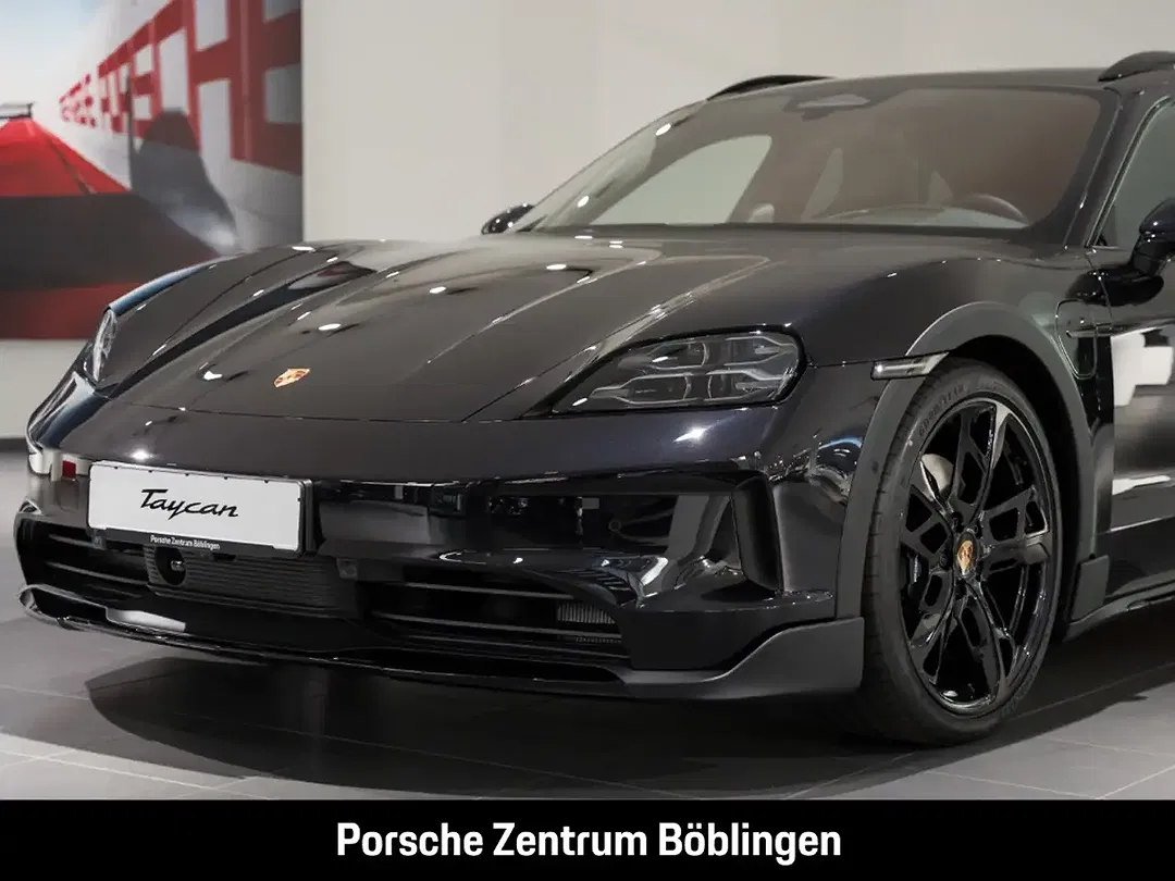 Porsche Taycan - Thumbnail 11