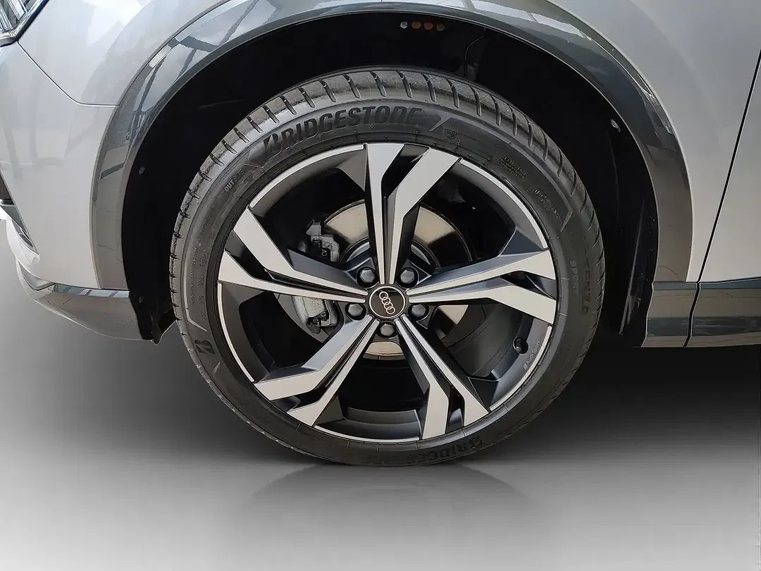 Audi Q3 - Thumbnail 11