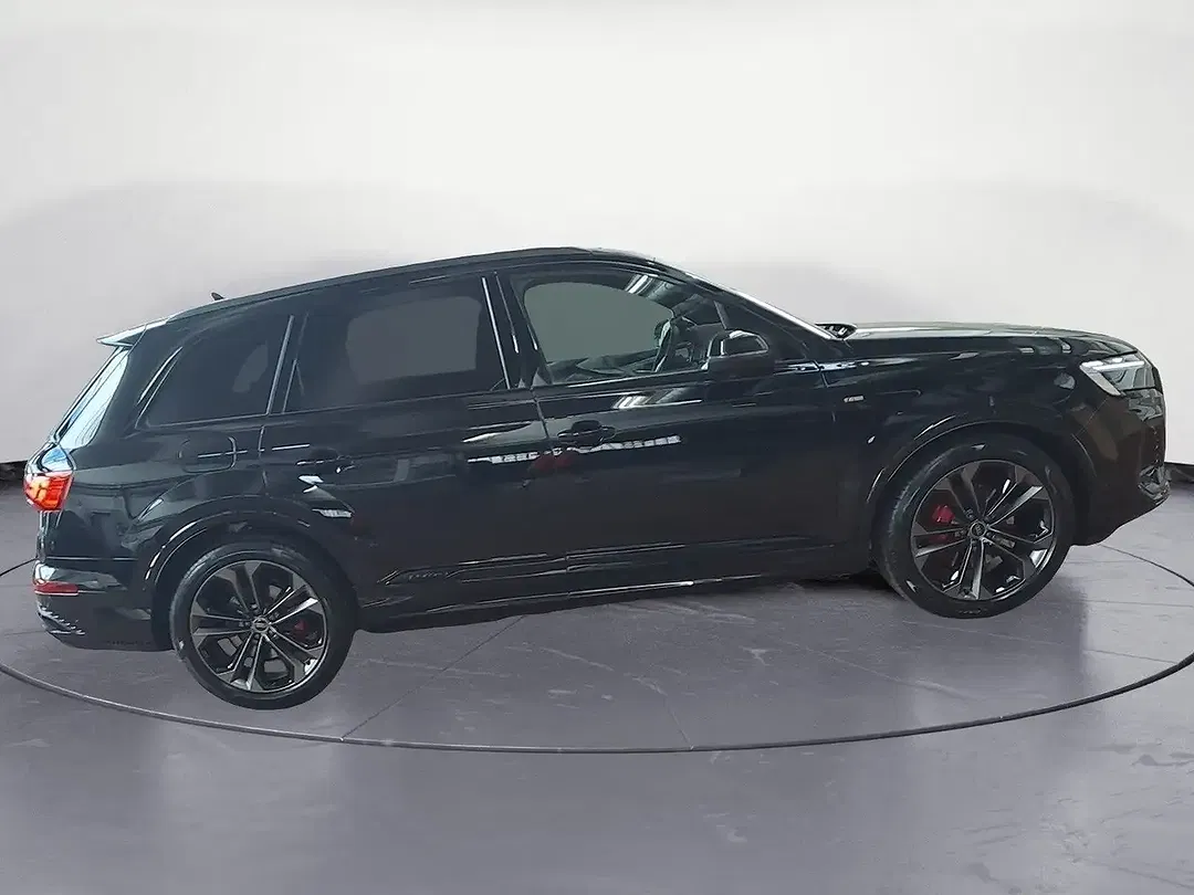 Audi Q7 - Thumbnail 3