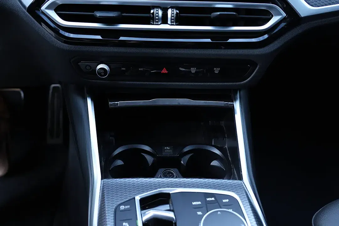 BMW 320 - Thumbnail 14