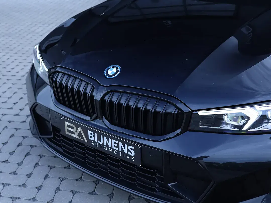 BMW 320 - Thumbnail 4