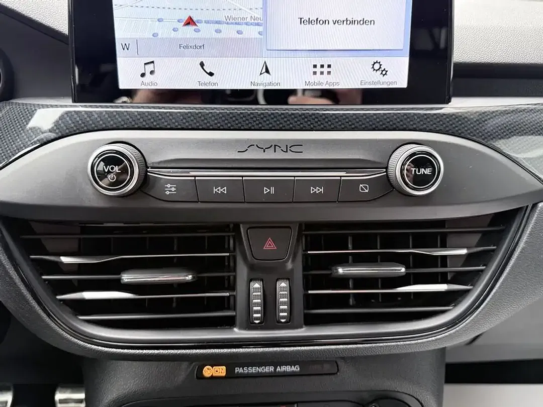 Ford Focus - Thumbnail 15