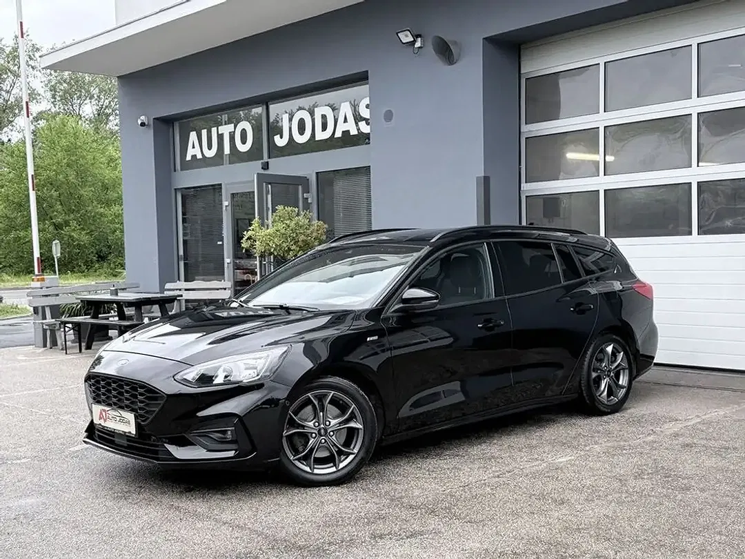 Ford Focus - Thumbnail 2