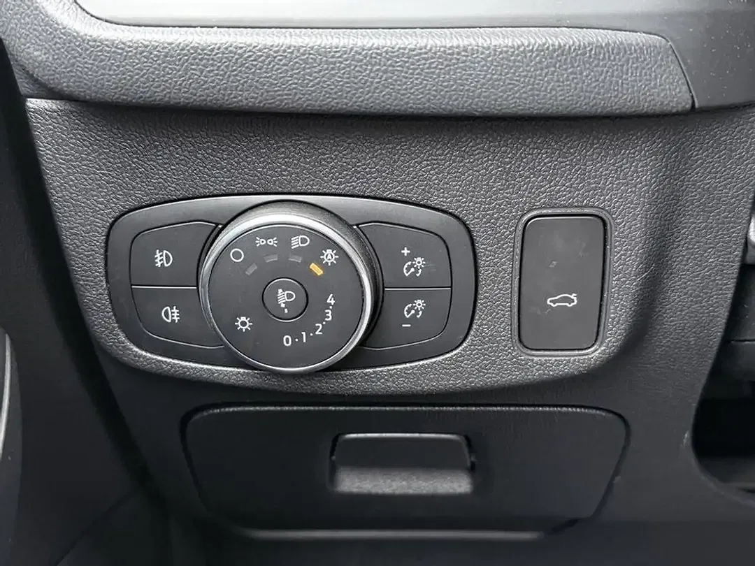 Ford Focus - Thumbnail 24