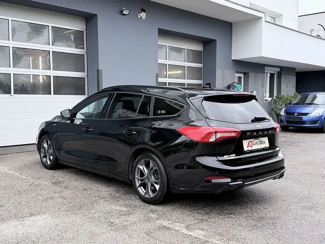 Ford Focus - Thumbnail 5
