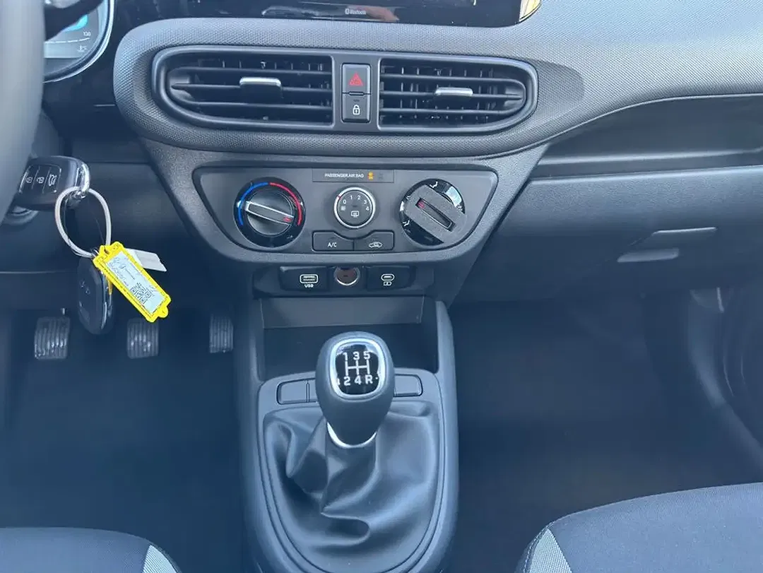 Hyundai i10 - Thumbnail 13