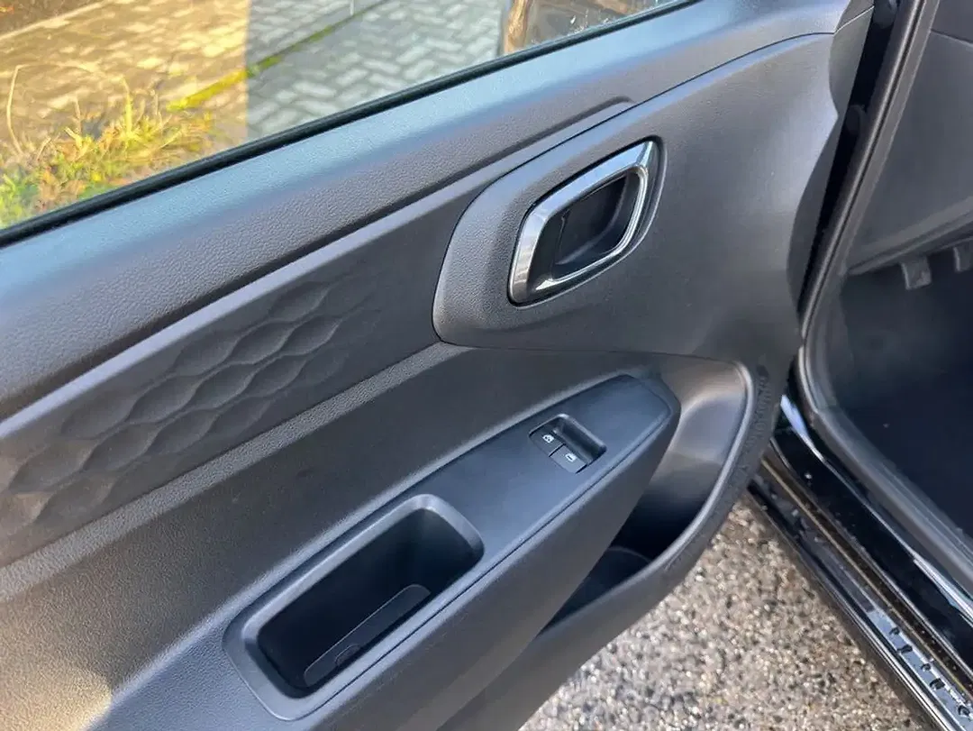 Hyundai i10 - Thumbnail 15