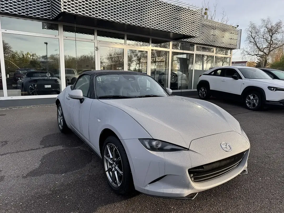 Mazda 2 - Thumbnail 3