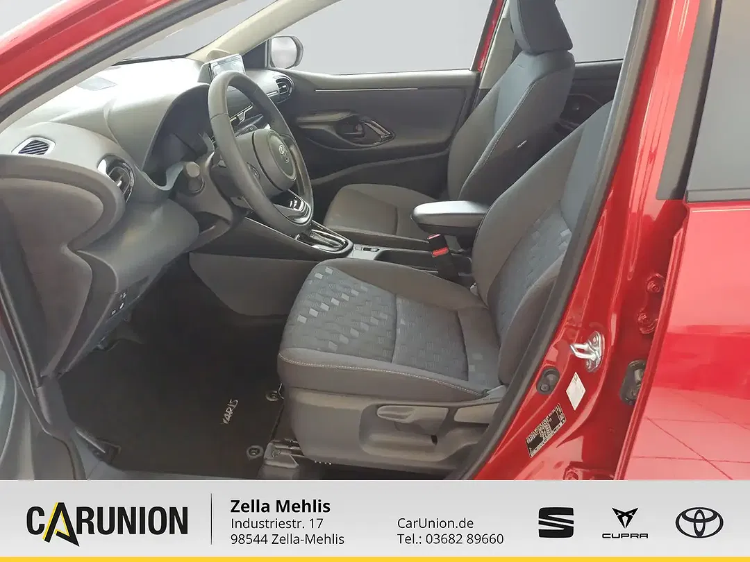 Toyota Yaris - Thumbnail 7