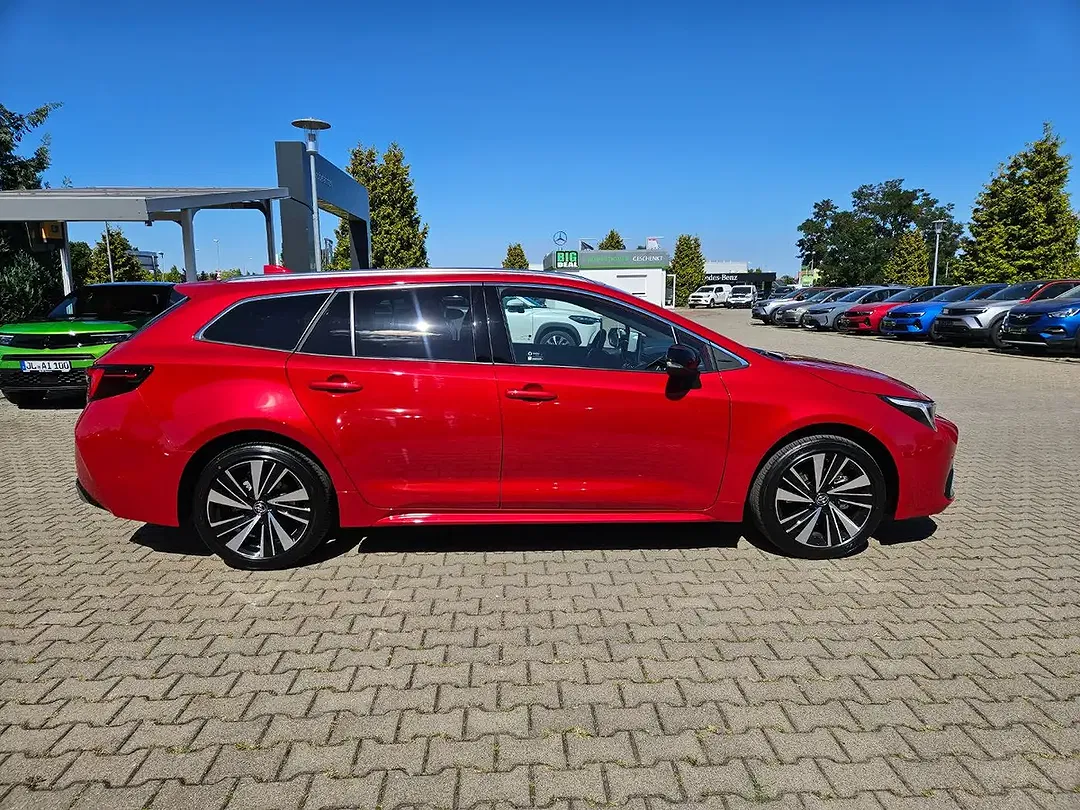 Toyota Corolla - Thumbnail 14