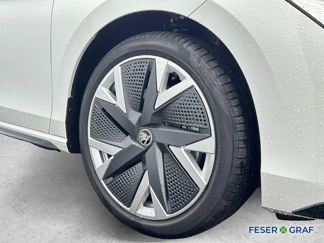 Skoda Superb - Thumbnail 4