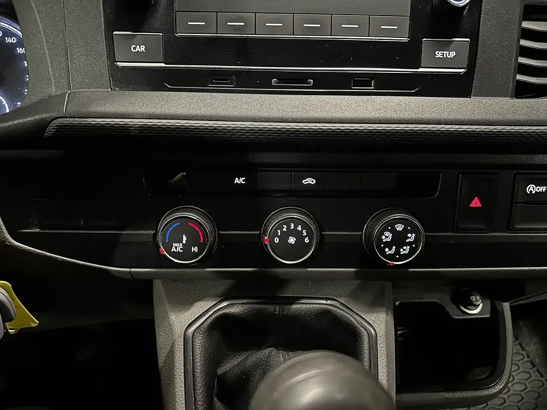 Volkswagen Transporter - Thumbnail 15
