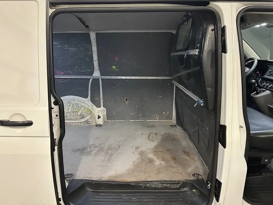 Volkswagen Transporter - Thumbnail 18
