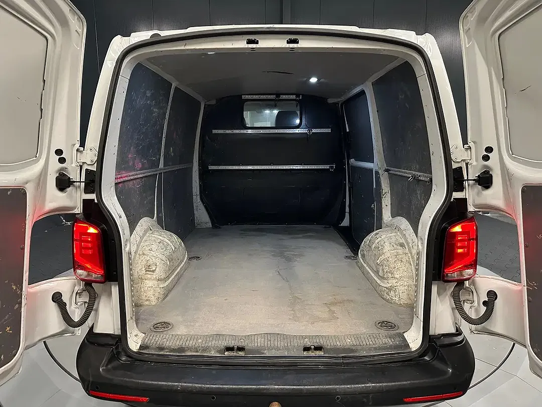 Volkswagen Transporter - Thumbnail 21