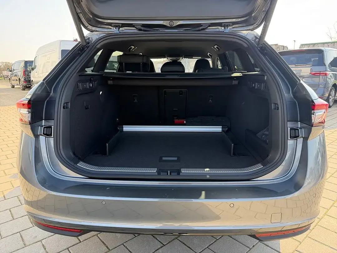 Skoda Superb - Thumbnail 12