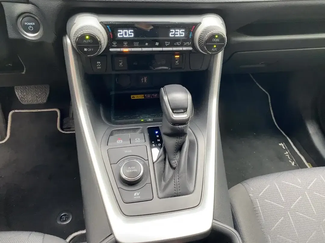 Toyota RAV 4 - Thumbnail 14