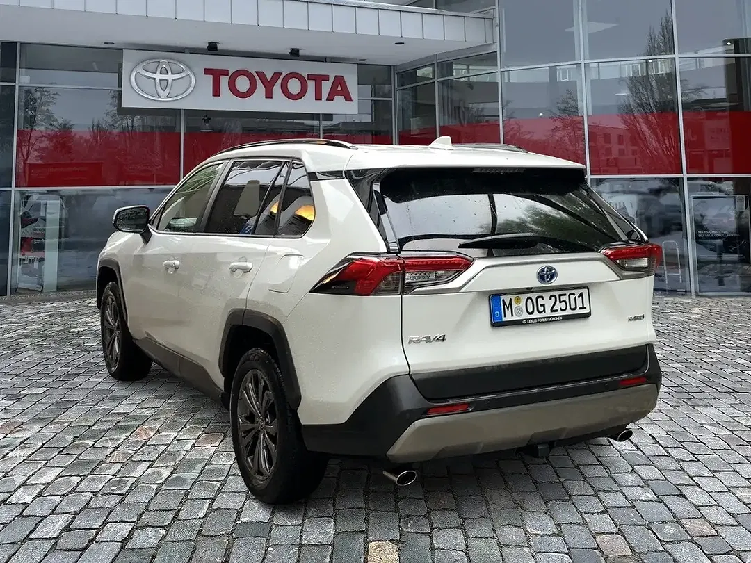 Toyota RAV 4 - Thumbnail 3