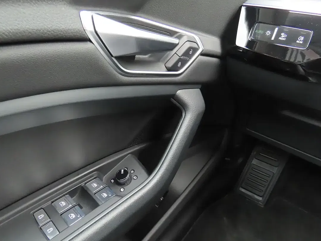 Audi e-tron - Thumbnail 12