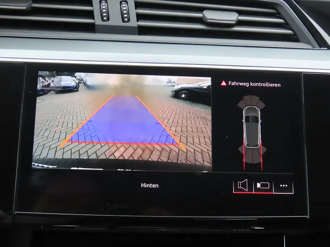 Audi e-tron - Thumbnail 9