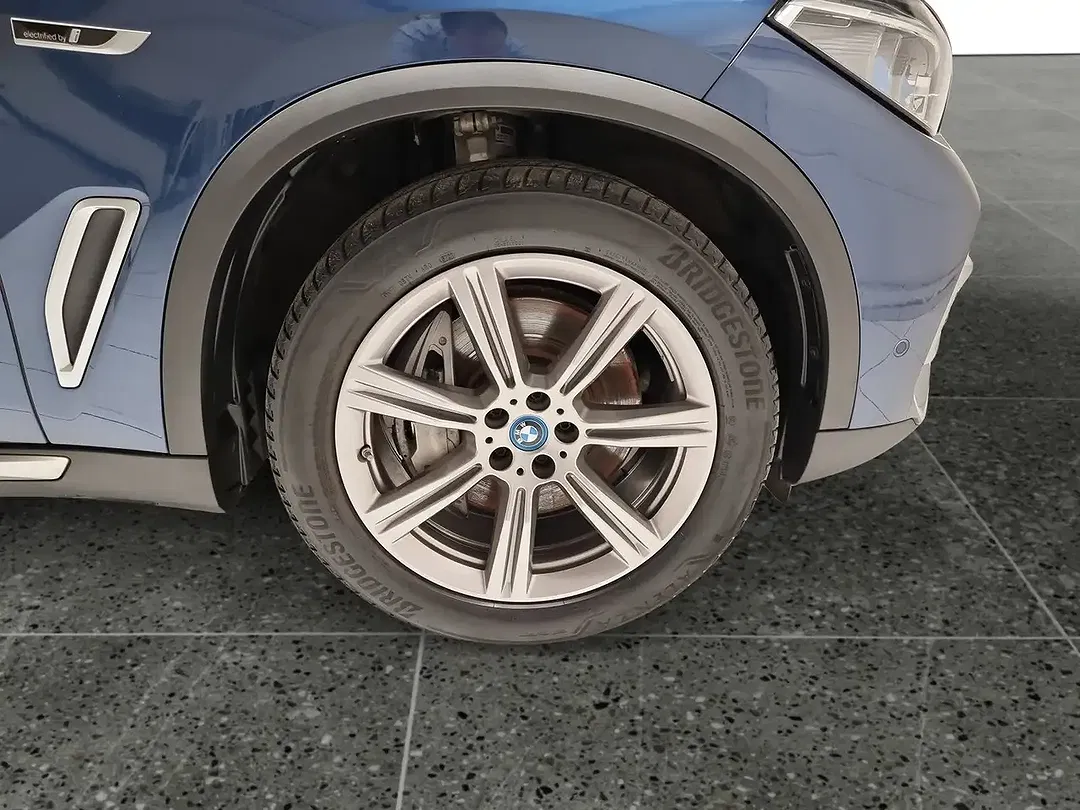 BMW X5 - Thumbnail 10