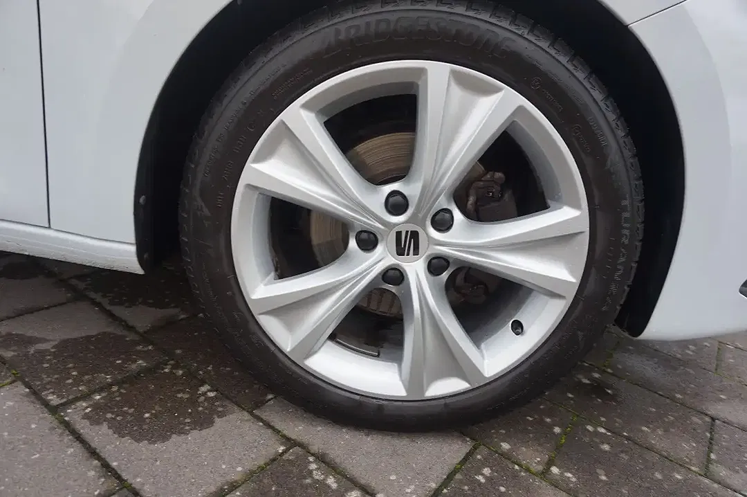 SEAT Leon - Thumbnail 4