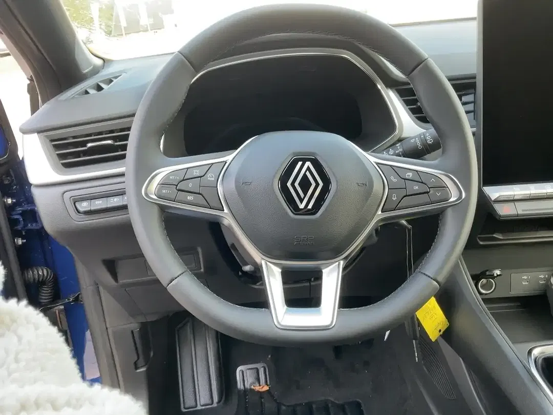 Renault Captur - Thumbnail 9