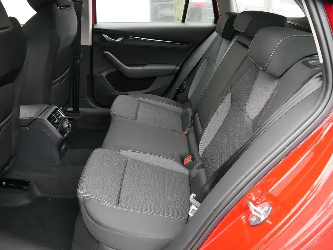 Skoda Octavia - Thumbnail 13