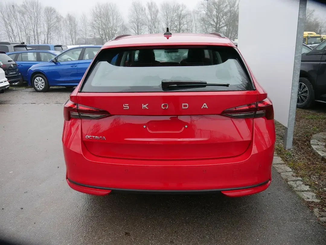 Skoda Octavia - Thumbnail 2