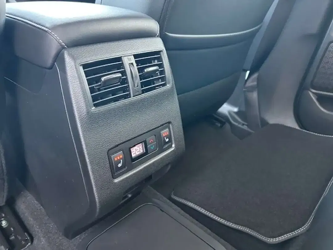 Mitsubishi Outlander - Thumbnail 15