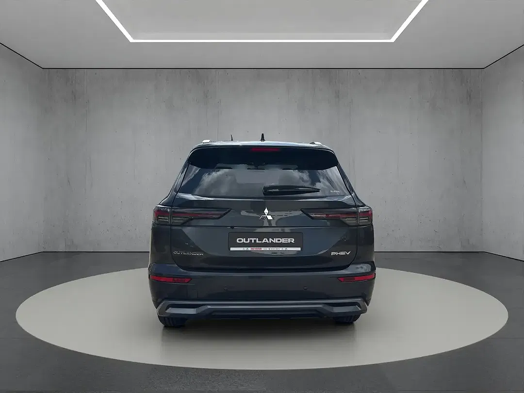 Mitsubishi Outlander - Thumbnail 6