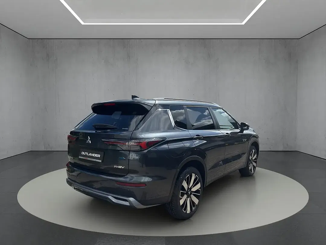 Mitsubishi Outlander - Thumbnail 7
