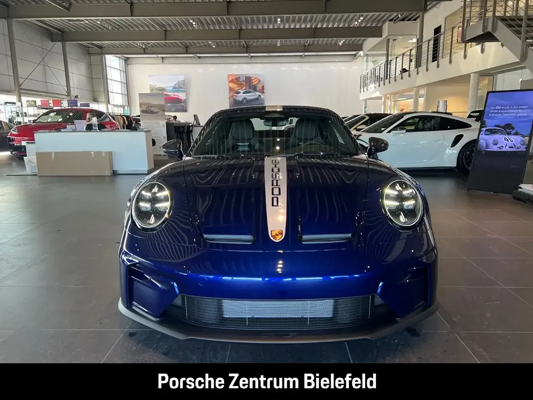 Porsche 992 - Thumbnail 2