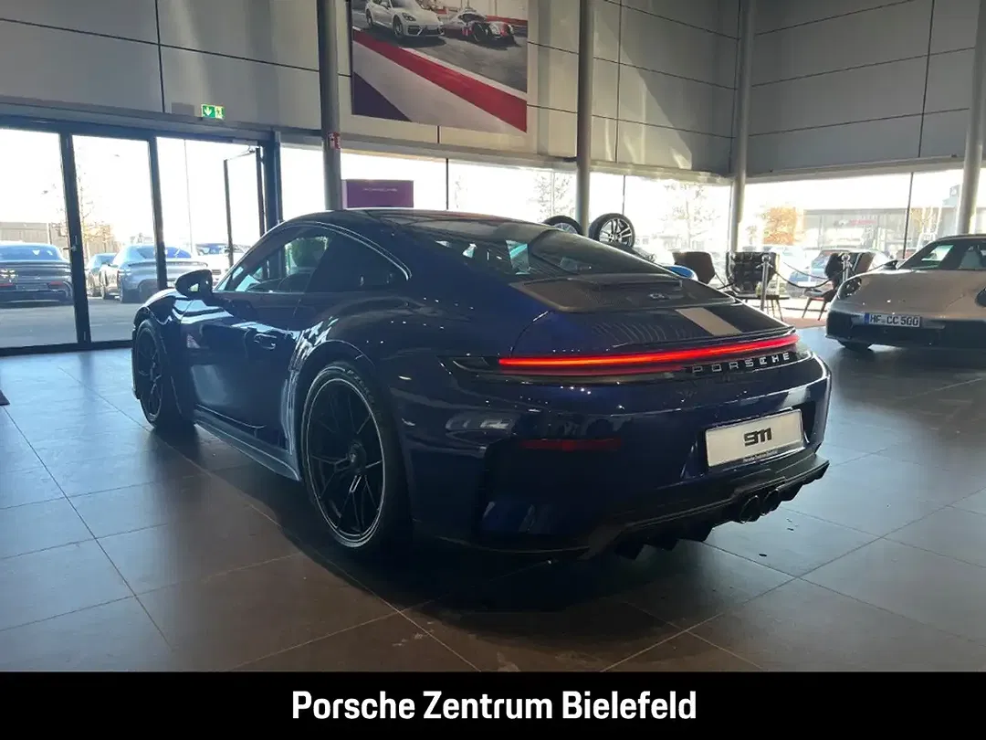 Porsche 992 - Thumbnail 3