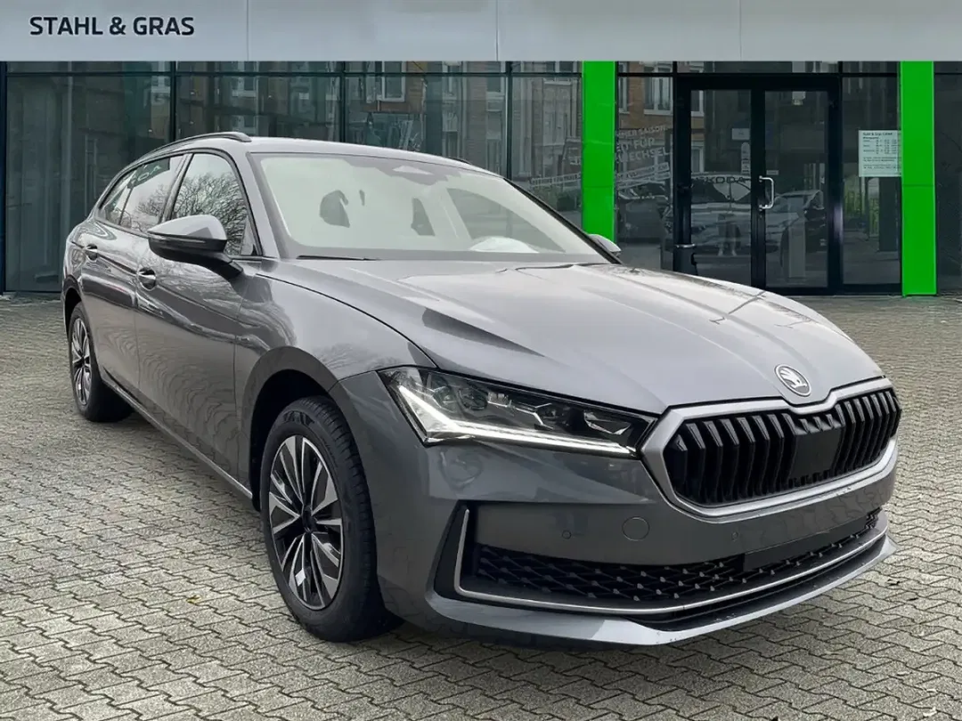 Skoda Superb - Thumbnail 1
