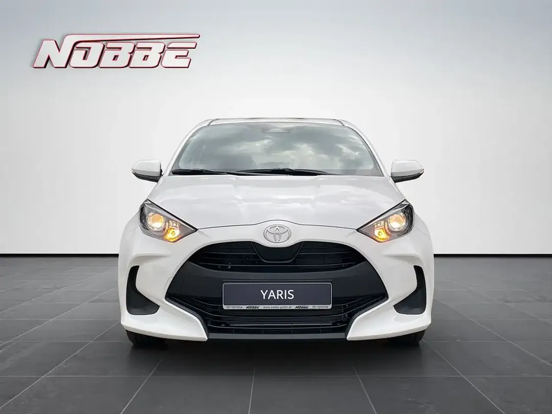 Toyota Yaris - Thumbnail 8