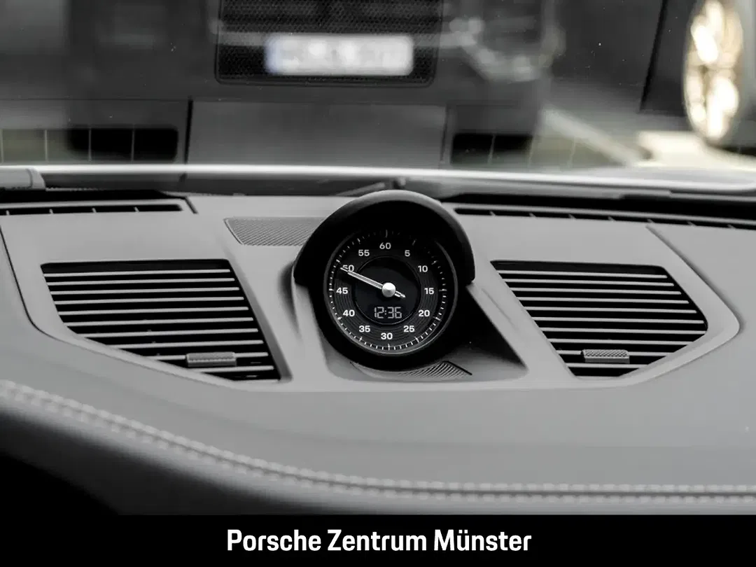Porsche 992 - Thumbnail 11