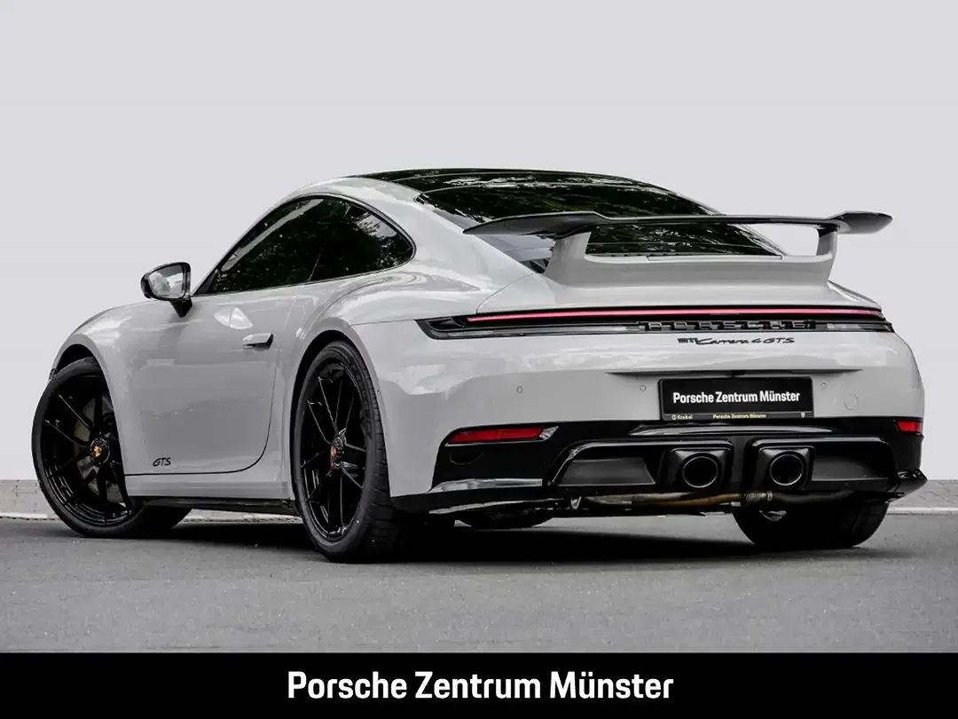 Porsche 992 - Thumbnail 3