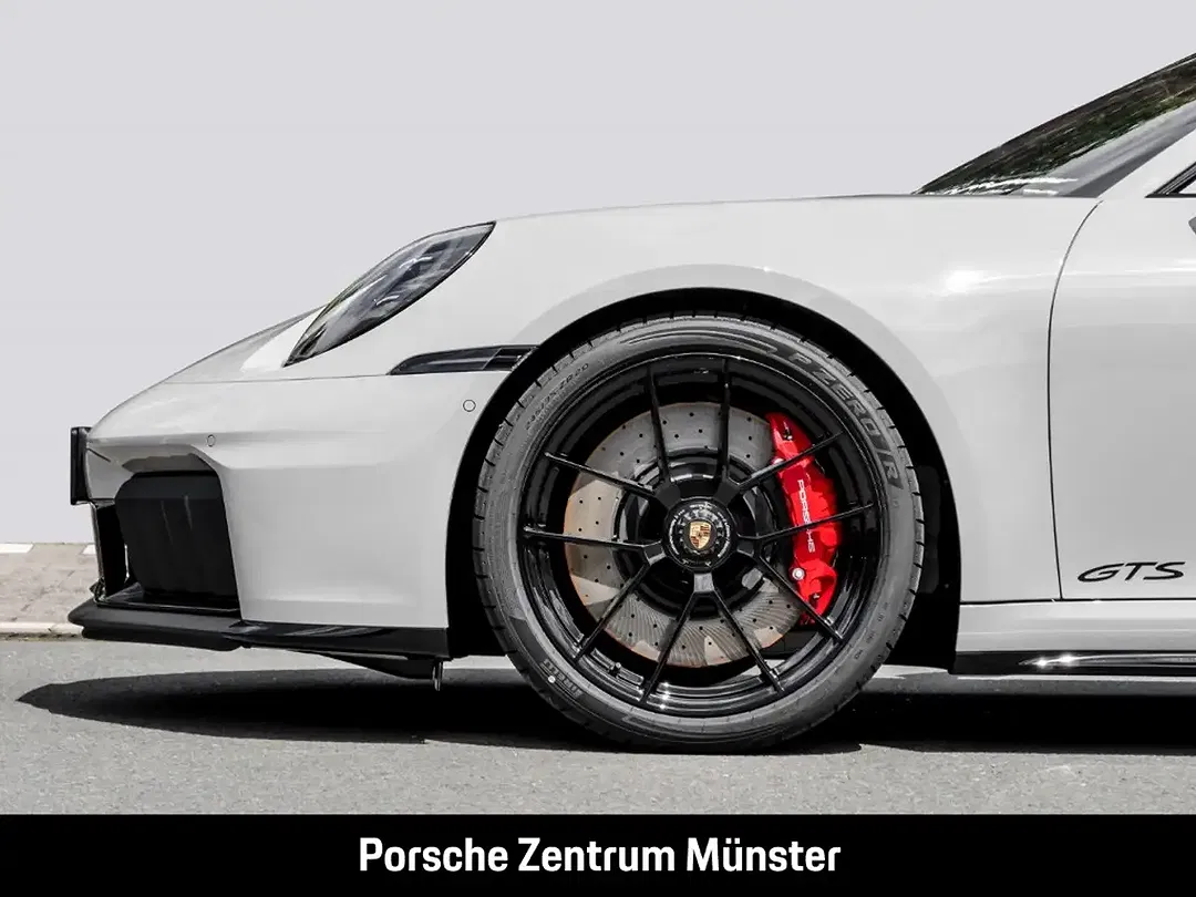 Porsche 992 - Thumbnail 6