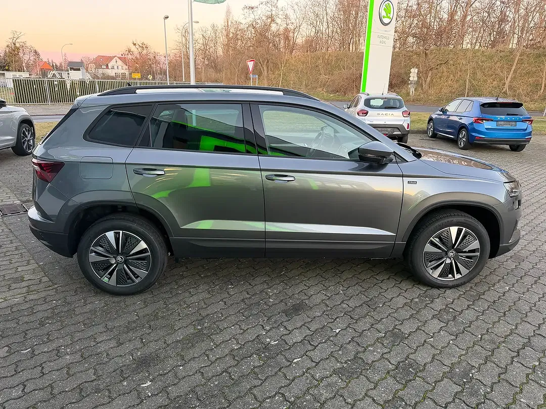 Skoda Karoq - Thumbnail 5