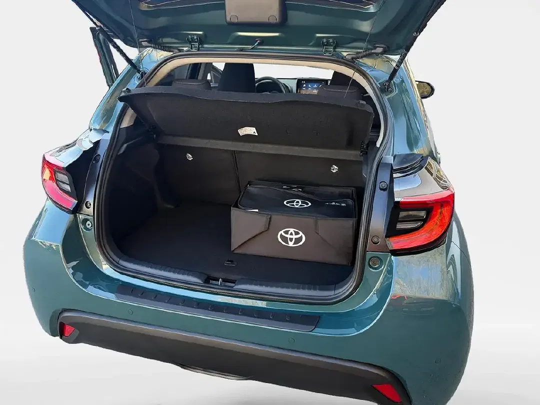 Toyota Yaris - Thumbnail 13