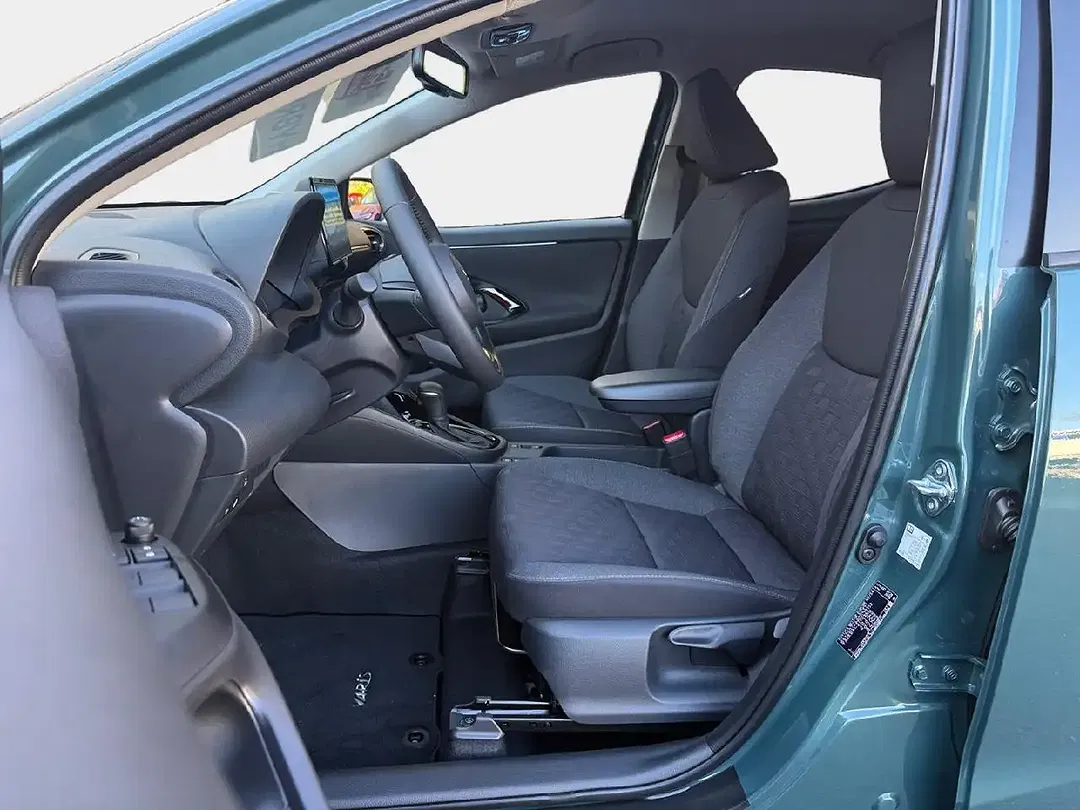 Toyota Yaris - Thumbnail 9