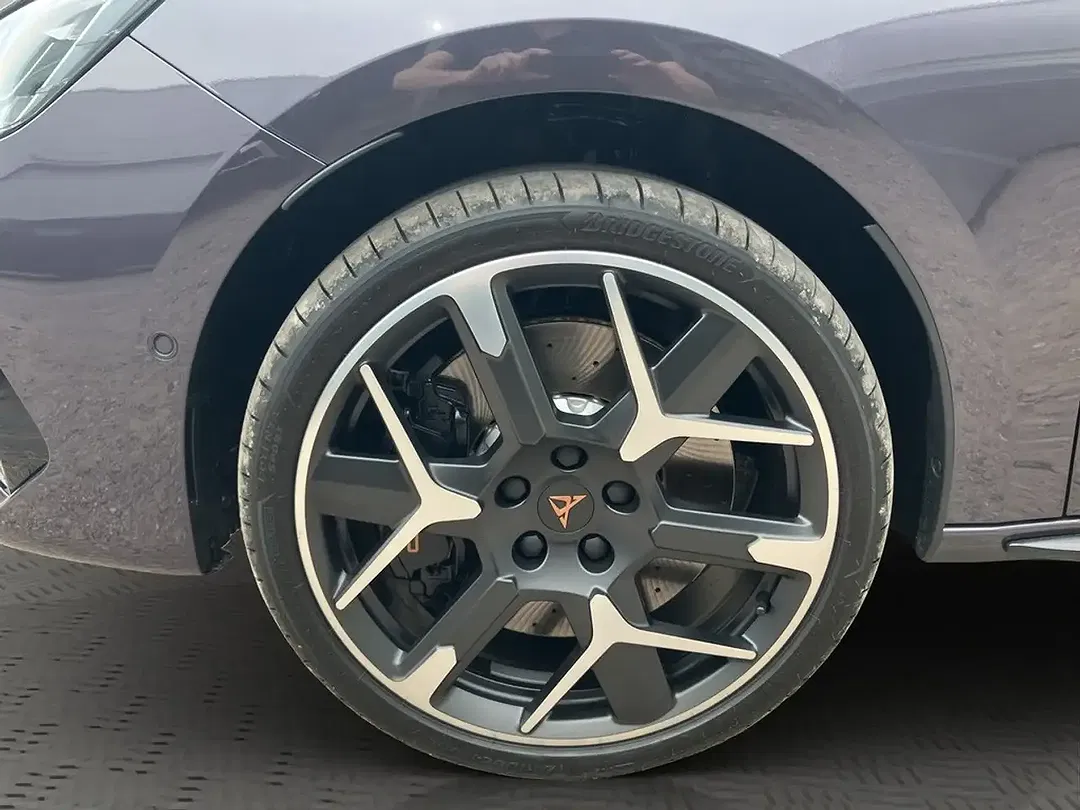 CUPRA Leon - Thumbnail 3