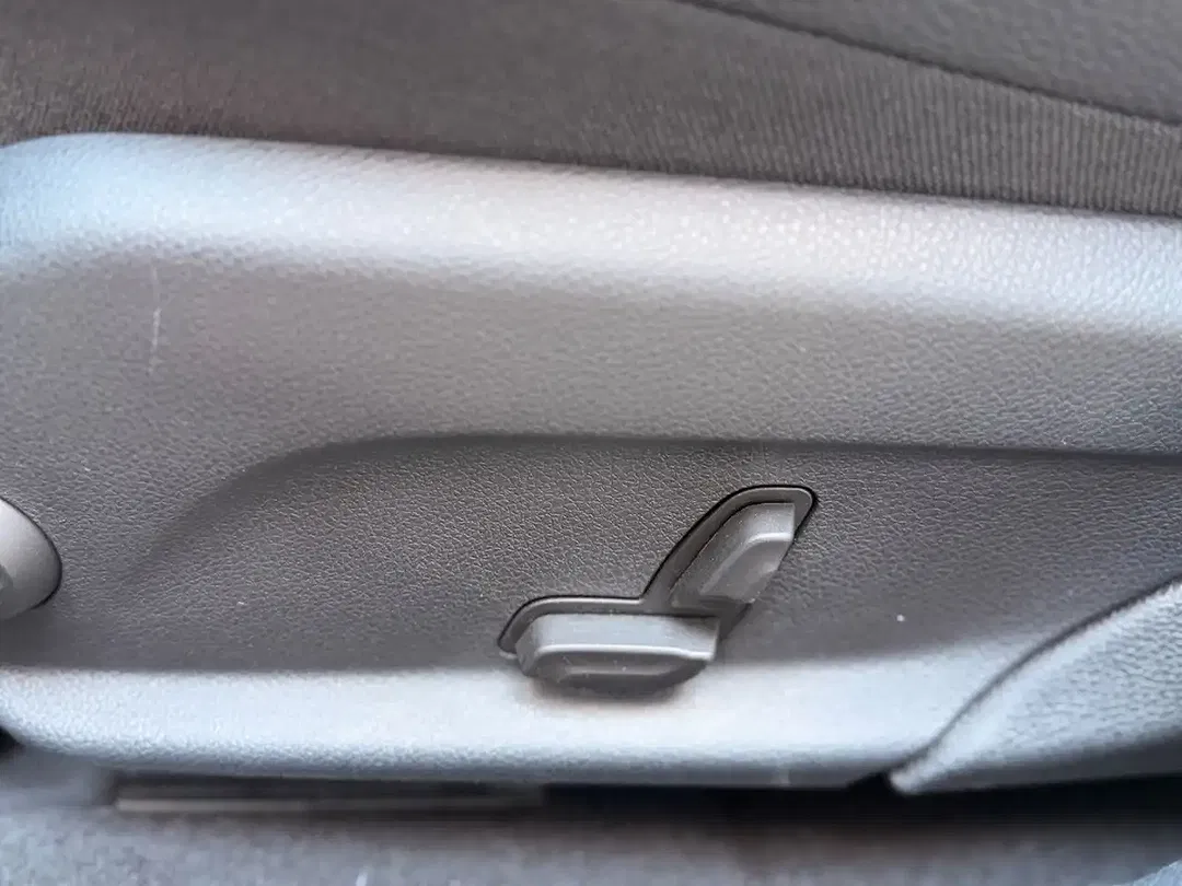 Mercedes-Benz E 300 - Thumbnail 10