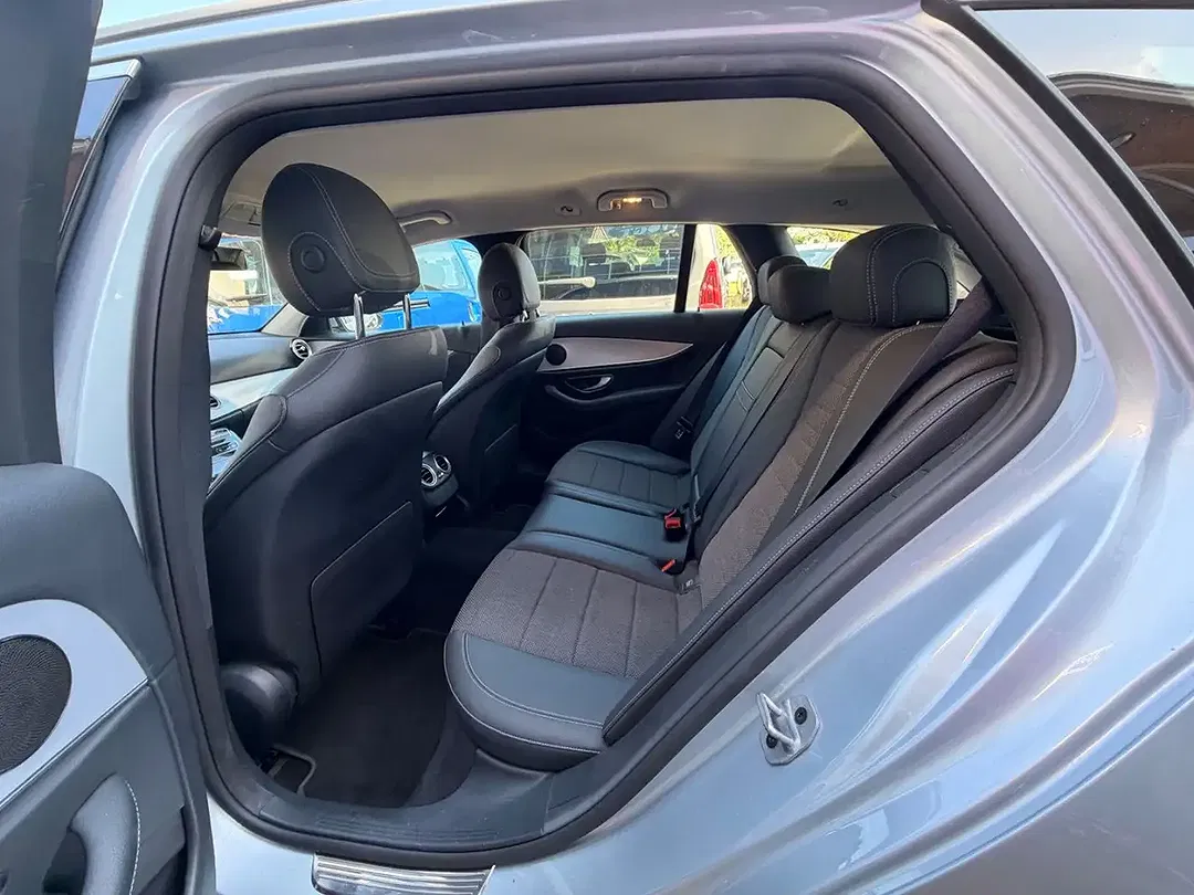 Mercedes-Benz E 300 - Thumbnail 15