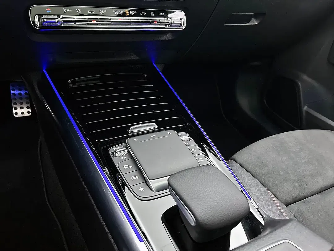 Mercedes-Benz GLA 200 - Thumbnail 10